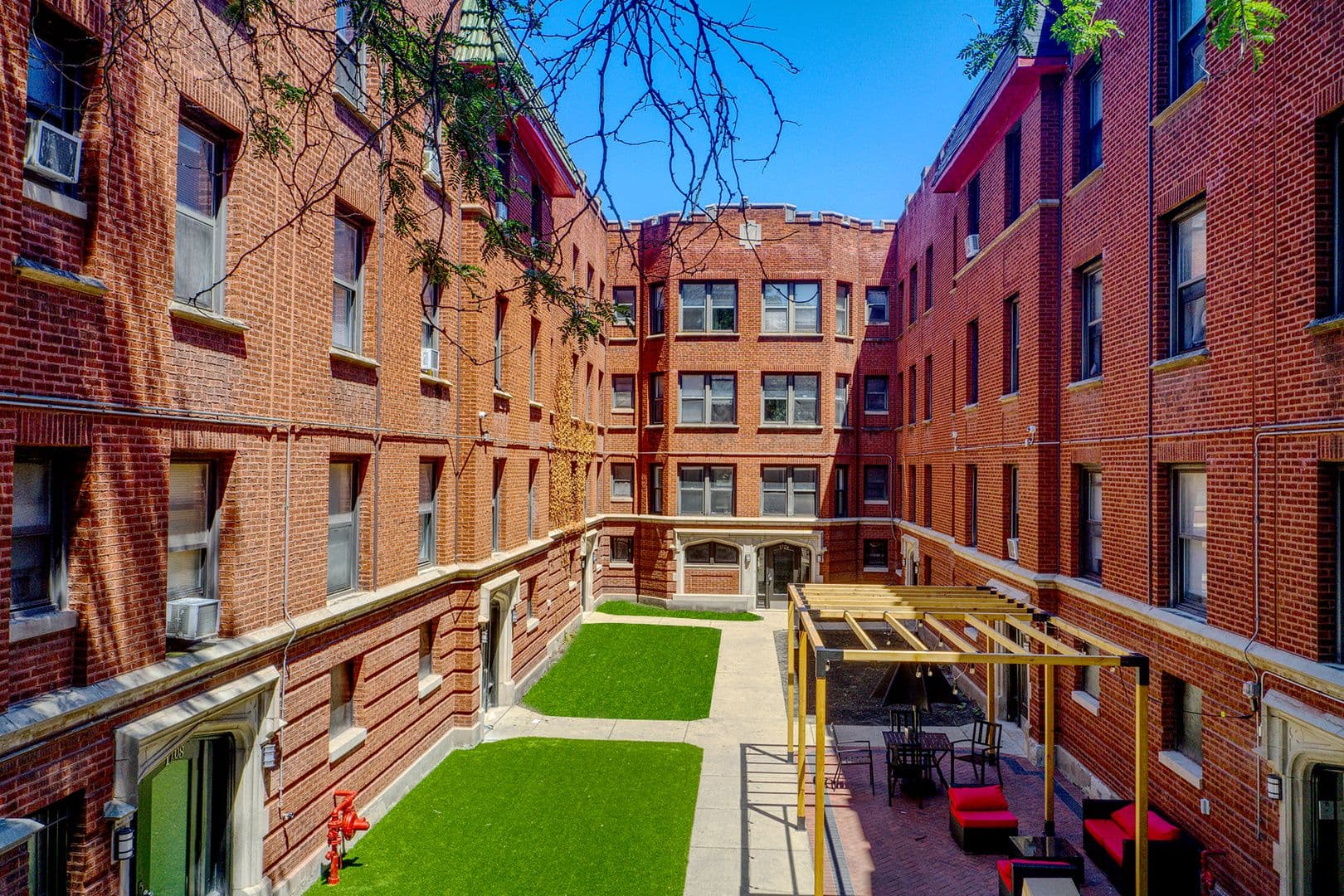 Chicago Apartment: 1700-08 W Juneway Terrace