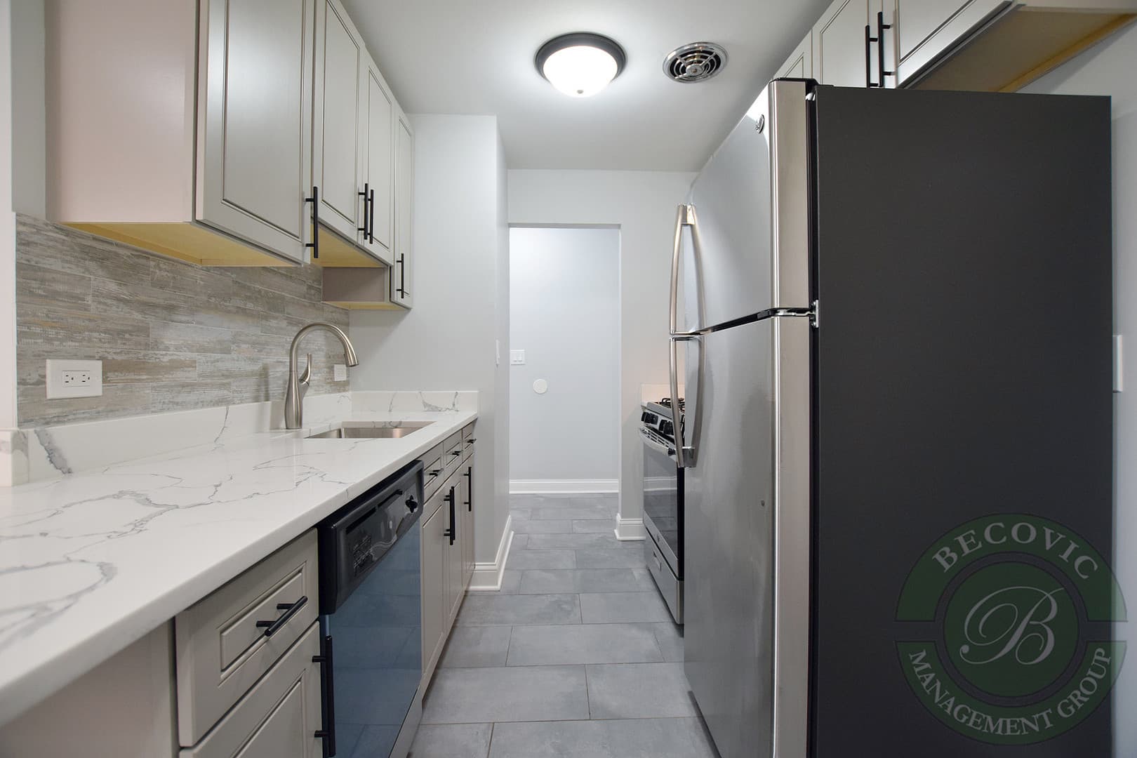 Chicago Apartment: 6201 N Kenmore Ave