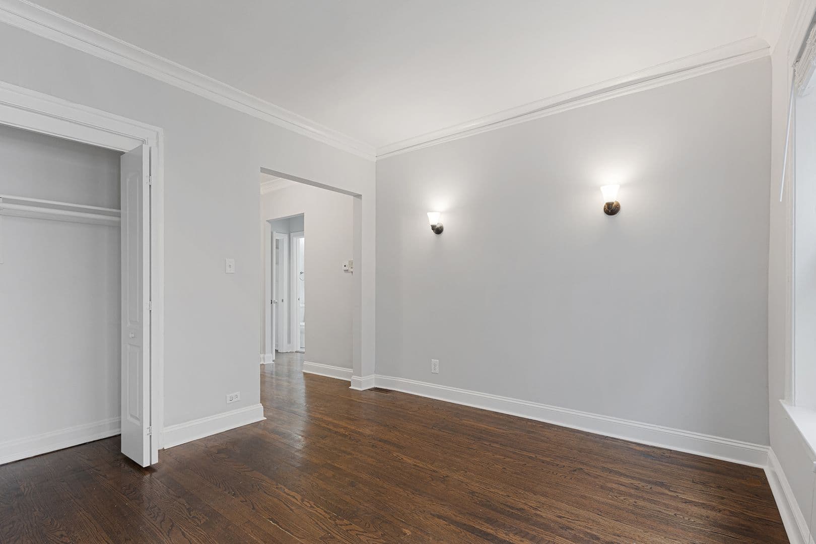 Chicago Apartment: 6100-6118 N Winthrop Ave