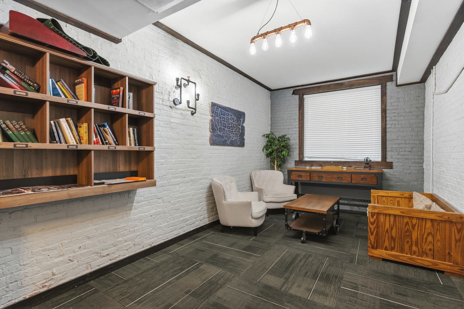 Chicago Apartment: 6100-6118 N Winthrop Ave