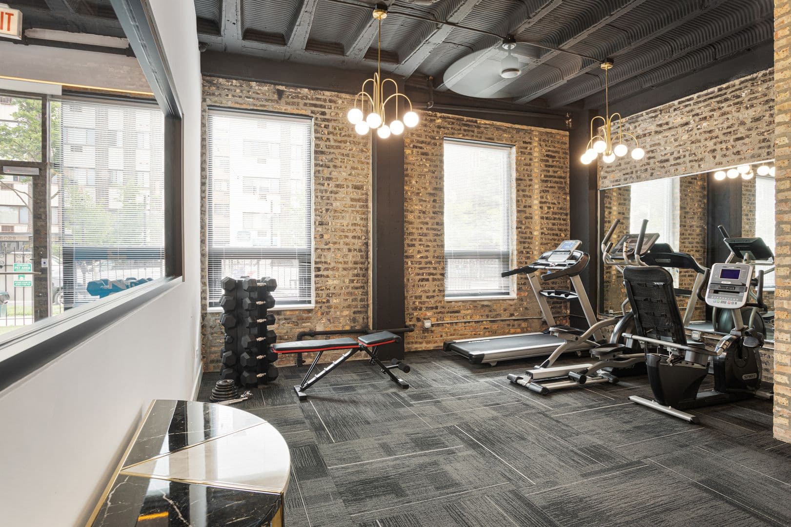 Chicago Apartment: 6026 N Winthrop