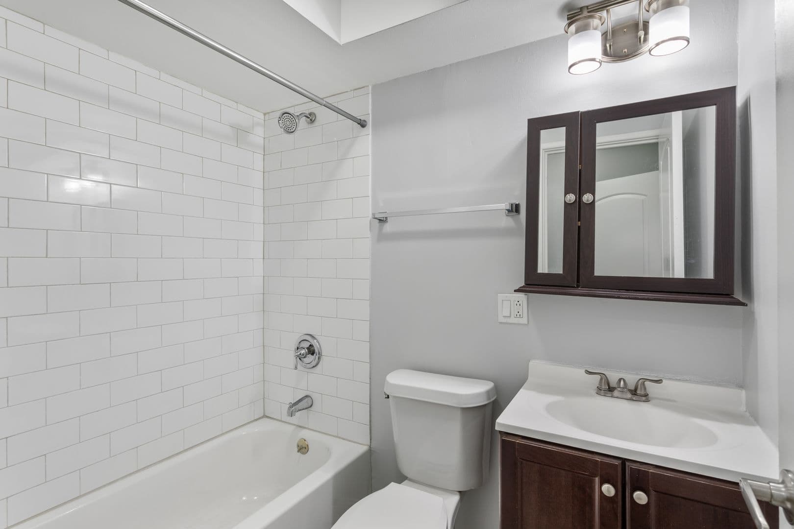 Chicago Apartment: 5534 N Kenmore Avenue