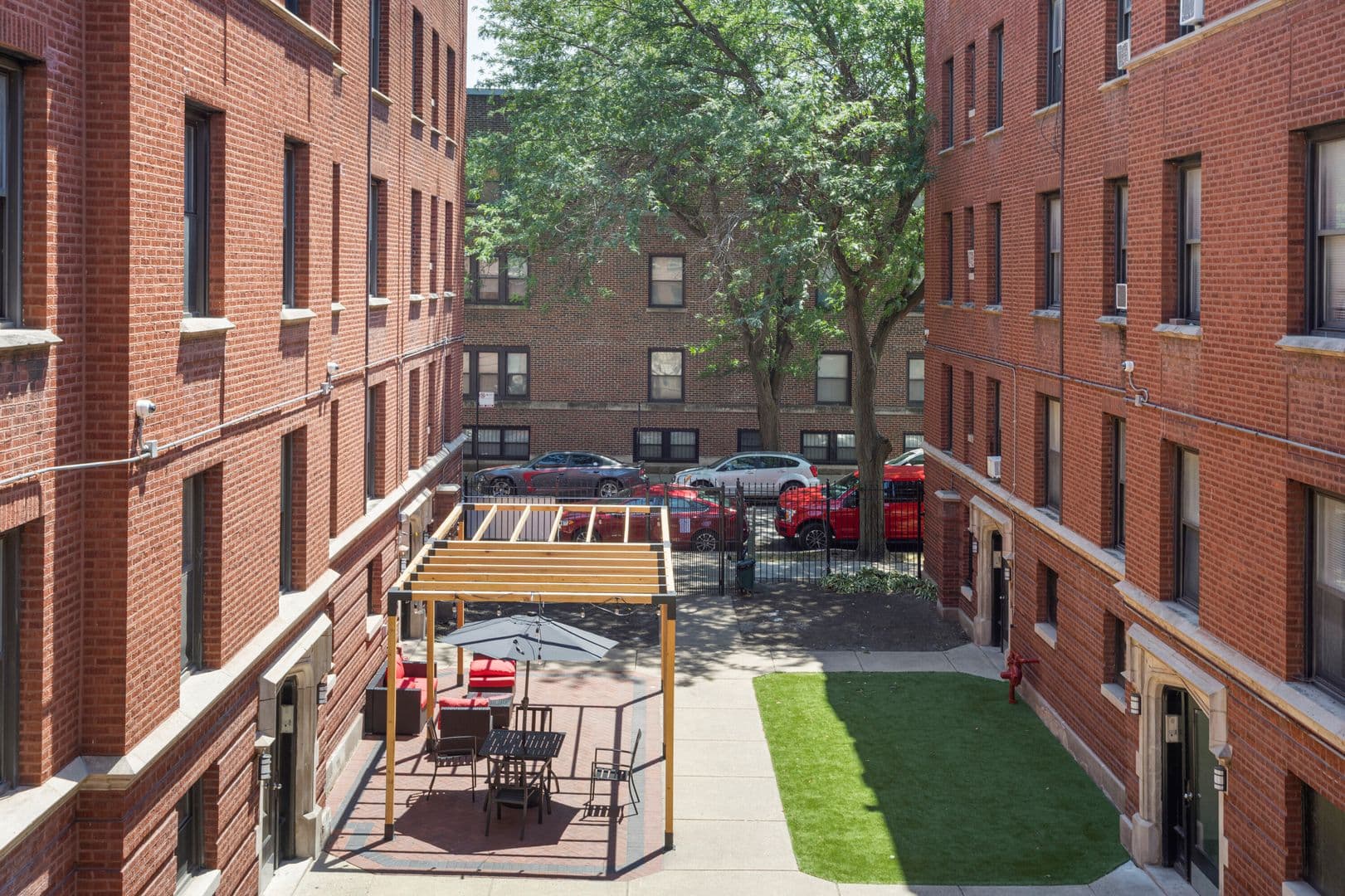 Chicago Apartment: 1700-08 W Juneway Terrace