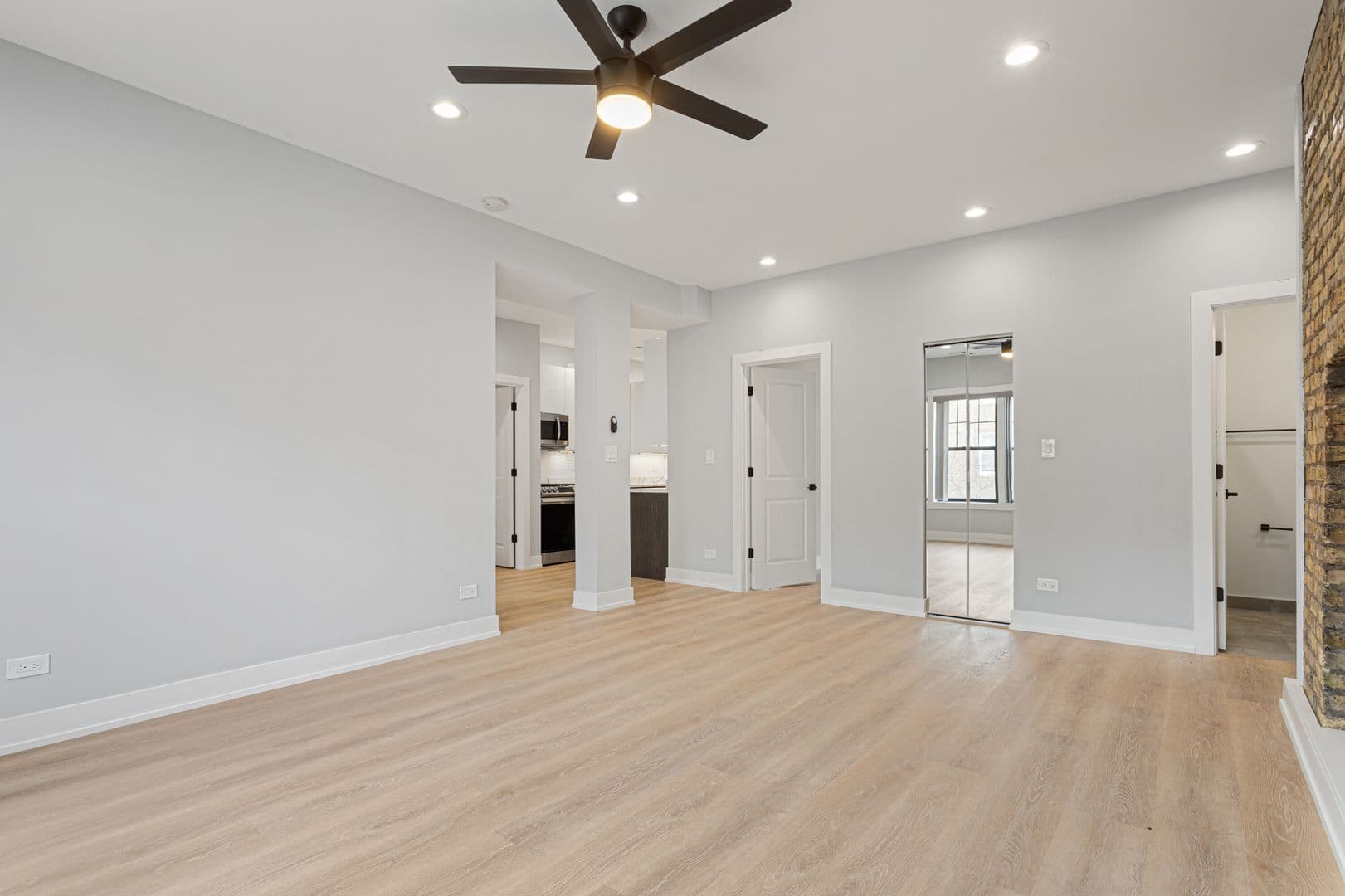 Chicago Apartment: 7642-48 N Eastlake Terrace