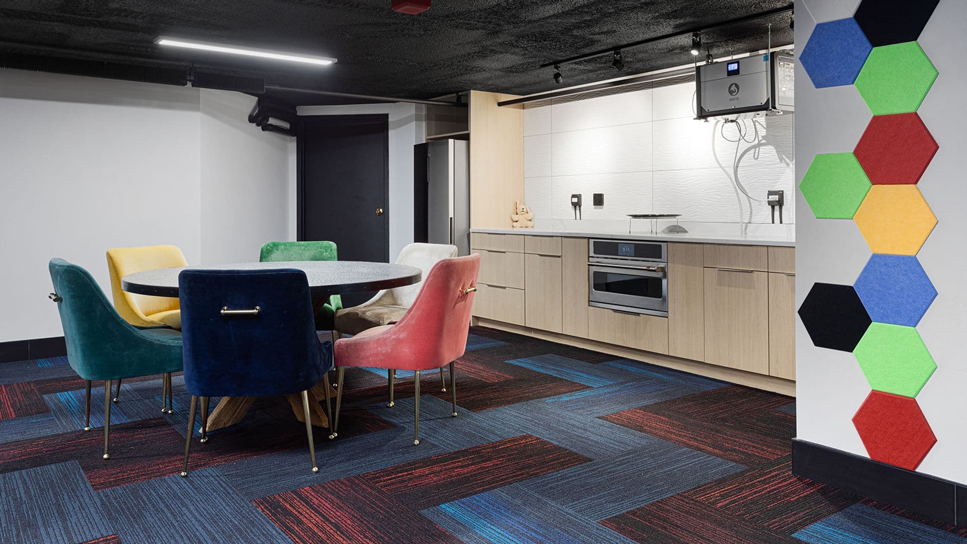 Chicago Apartment: 6166 N Sheridan Rd