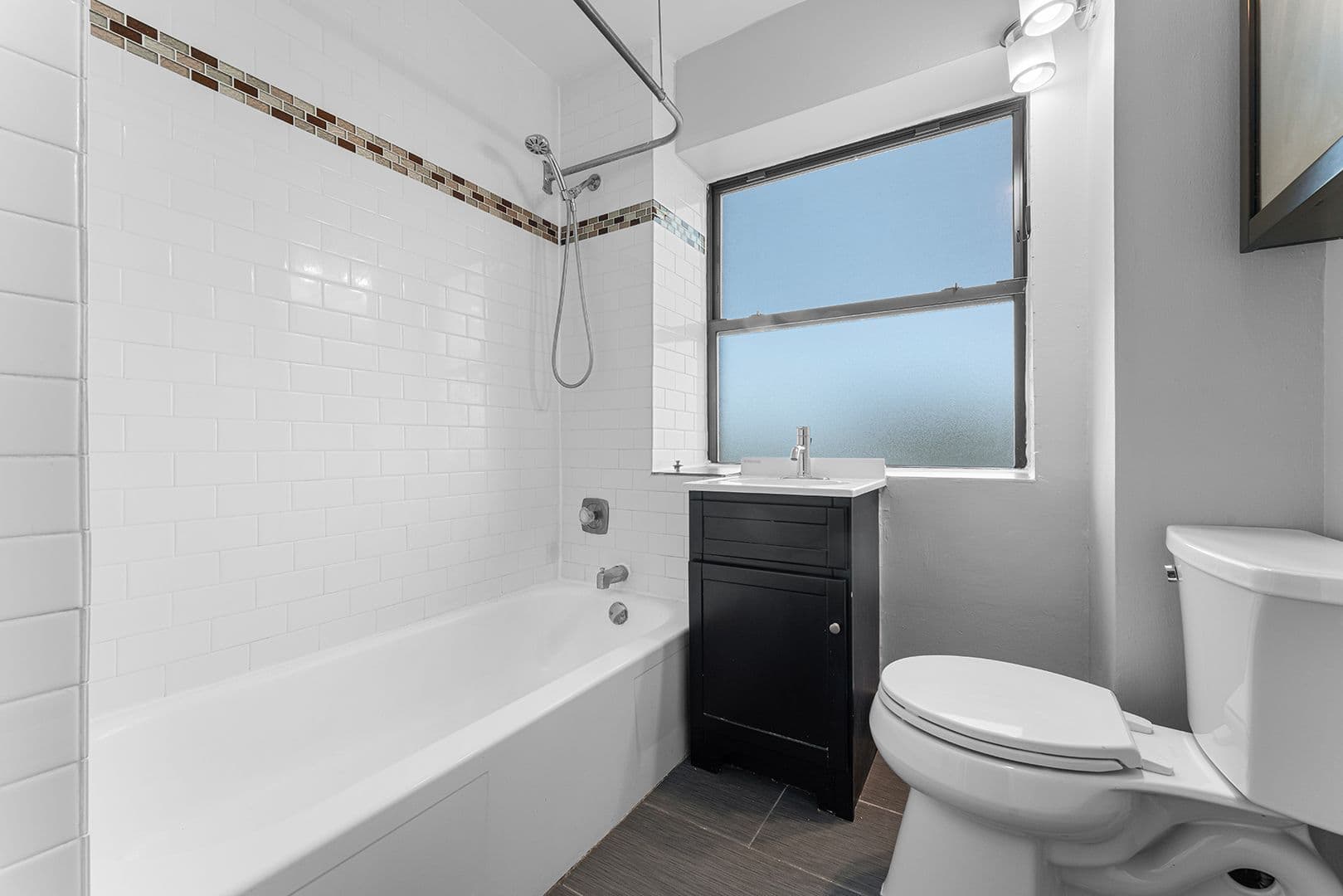 Chicago Apartment: 4520 N Clarendon Ave