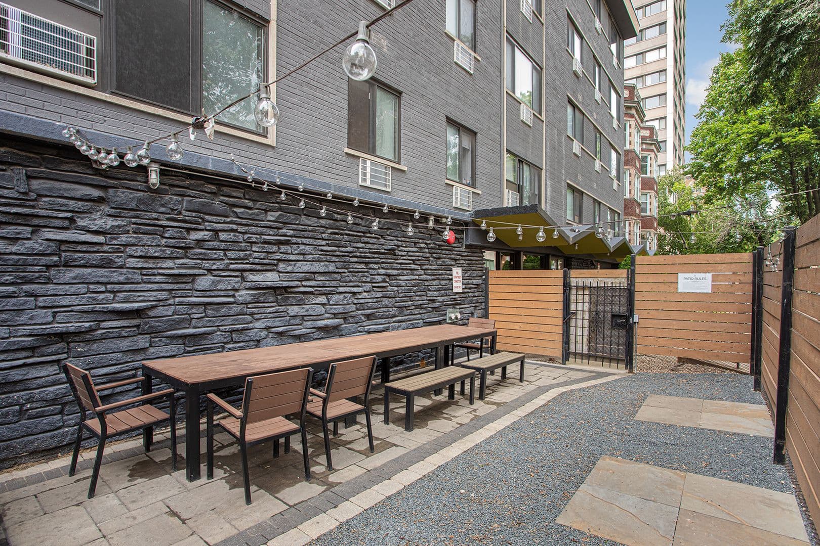 Chicago Apartment: 6134 N Kenmore
