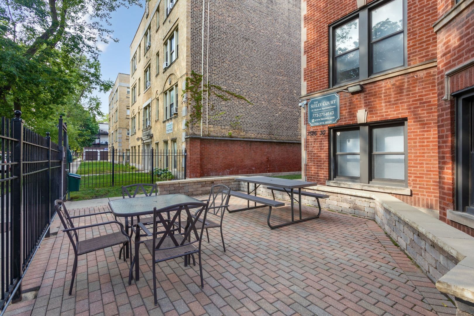 Chicago Apartment: 7526-7530 N Seeley Avenue