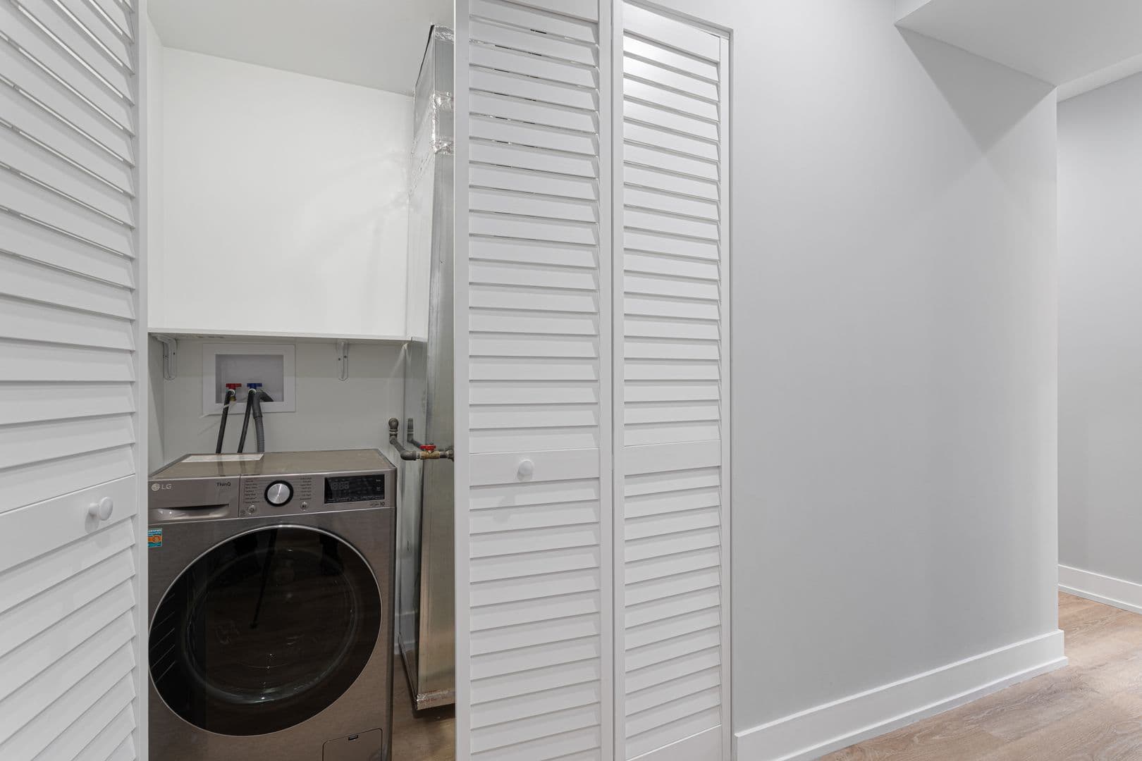Chicago Apartment: 1548-1558.5 W Juneway