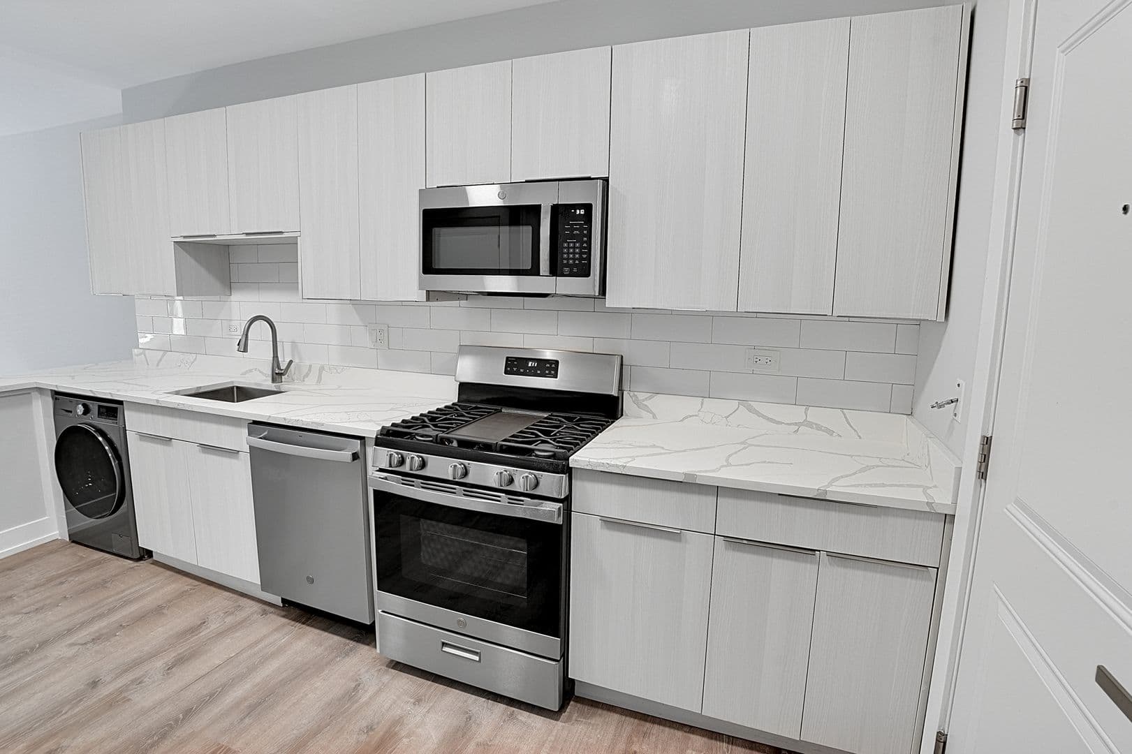 Chicago Apartment: 1700-08 W Juneway Terrace