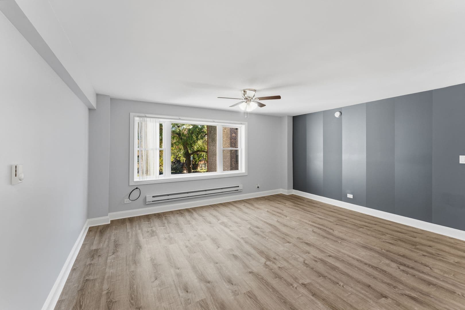 Chicago Apartment: 7710 N Sheridan Rd