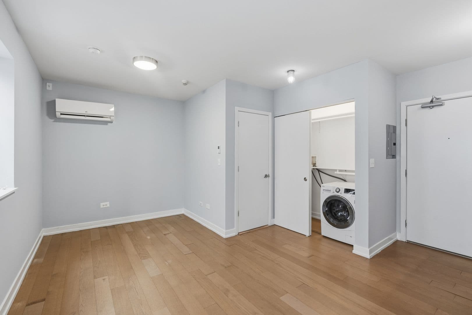 Chicago Apartment: 6019 N Winthrop Avenue