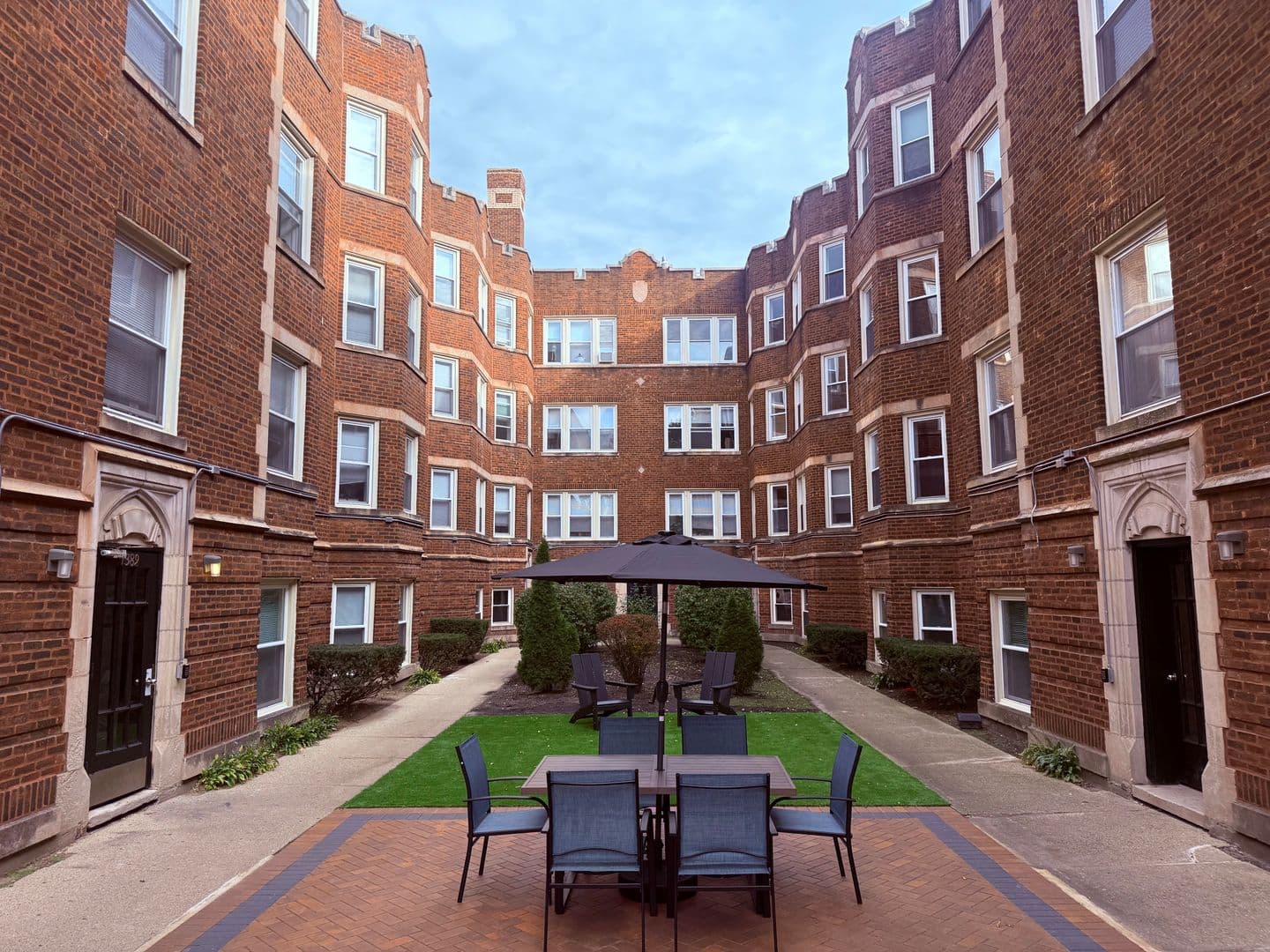 Chicago Apartment: 7381-89 N. Damen Ave