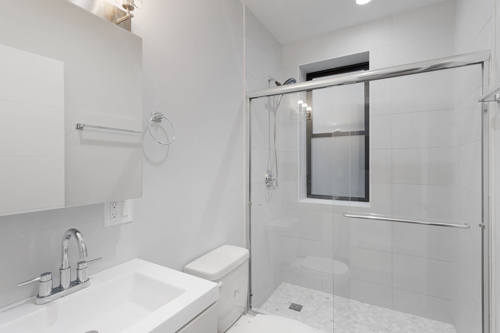 Chicago Apartment: 1548-1558.5 W Juneway