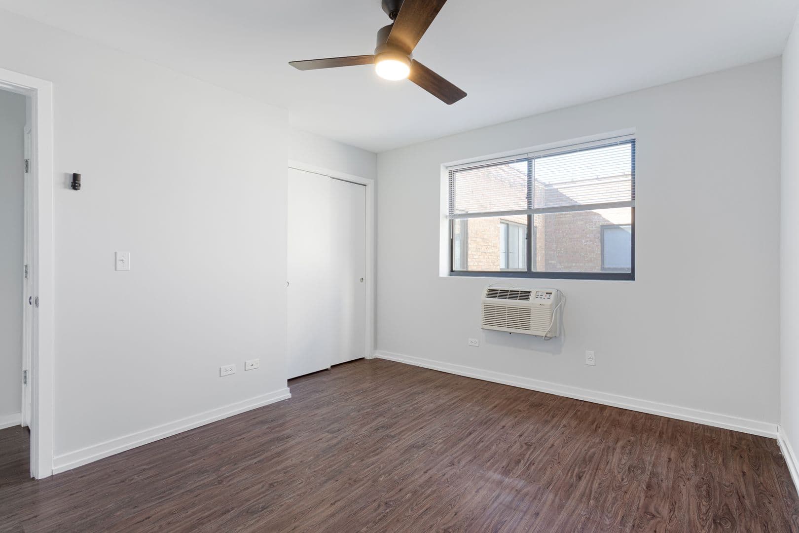 Chicago Apartment: 6134 N Kenmore