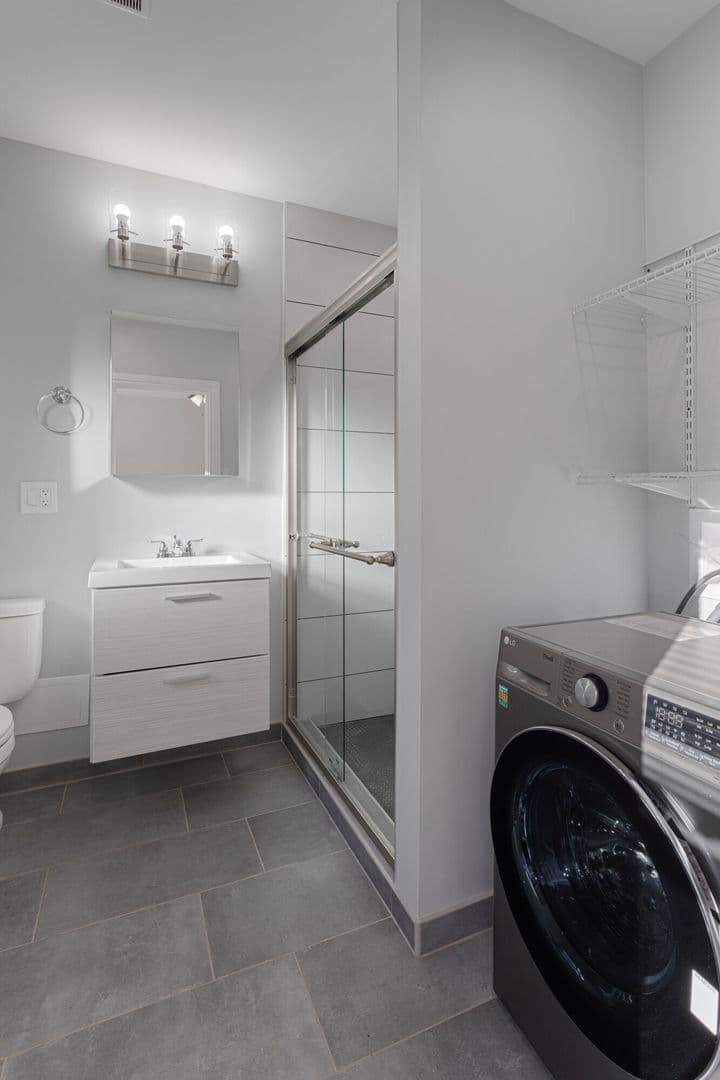Chicago Apartment: 1627-35 W Chase Ave.