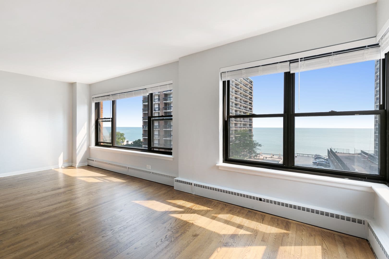 Chicago Apartment: 5858 N Sheridan Rd