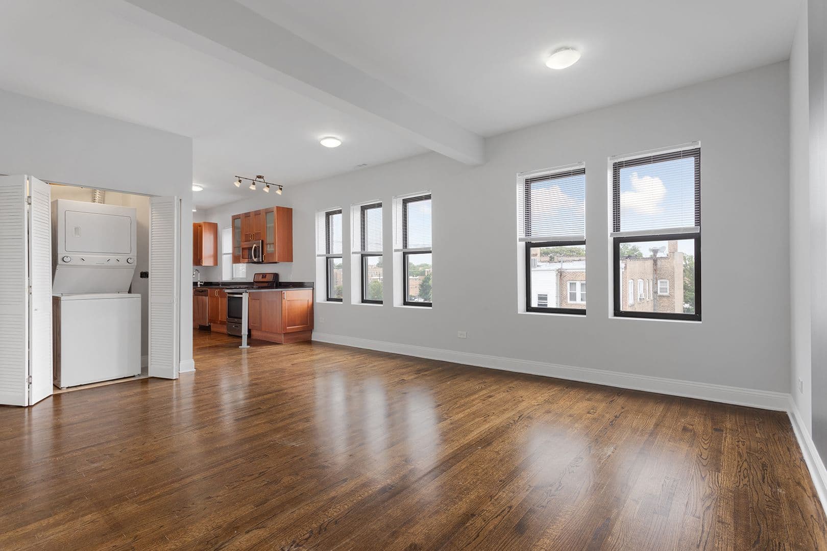 Chicago Apartment: 7526-7530 N Seeley Avenue