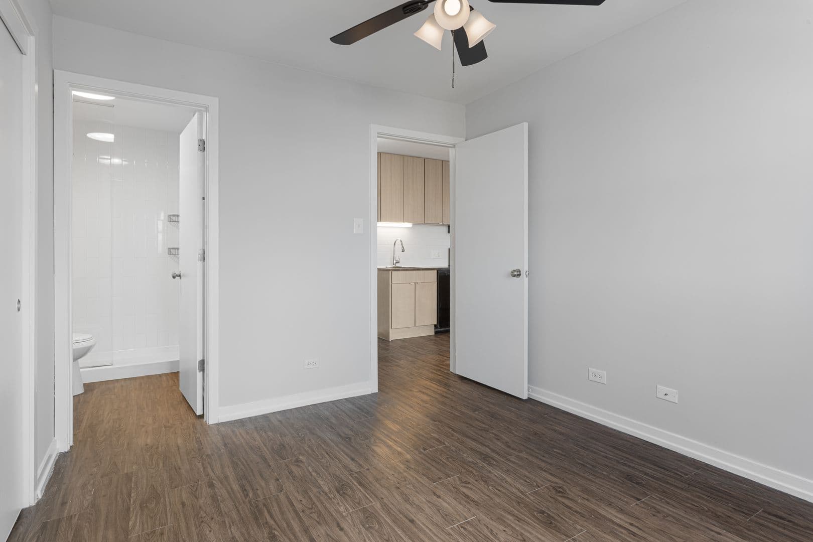 Chicago Apartment: 5411 N Winthrop Avenue