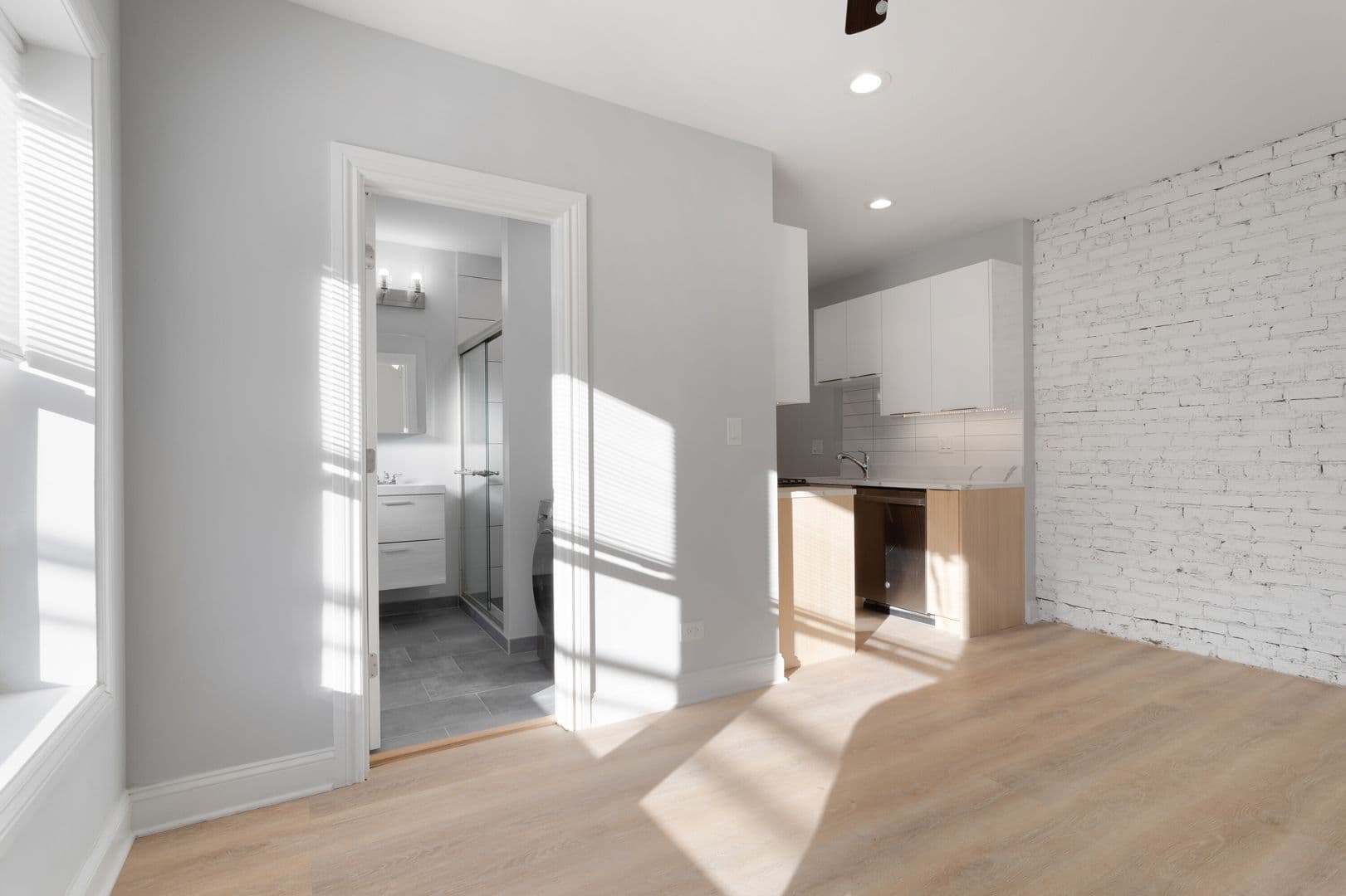 Chicago Apartment: 1627-35 W Chase Ave.