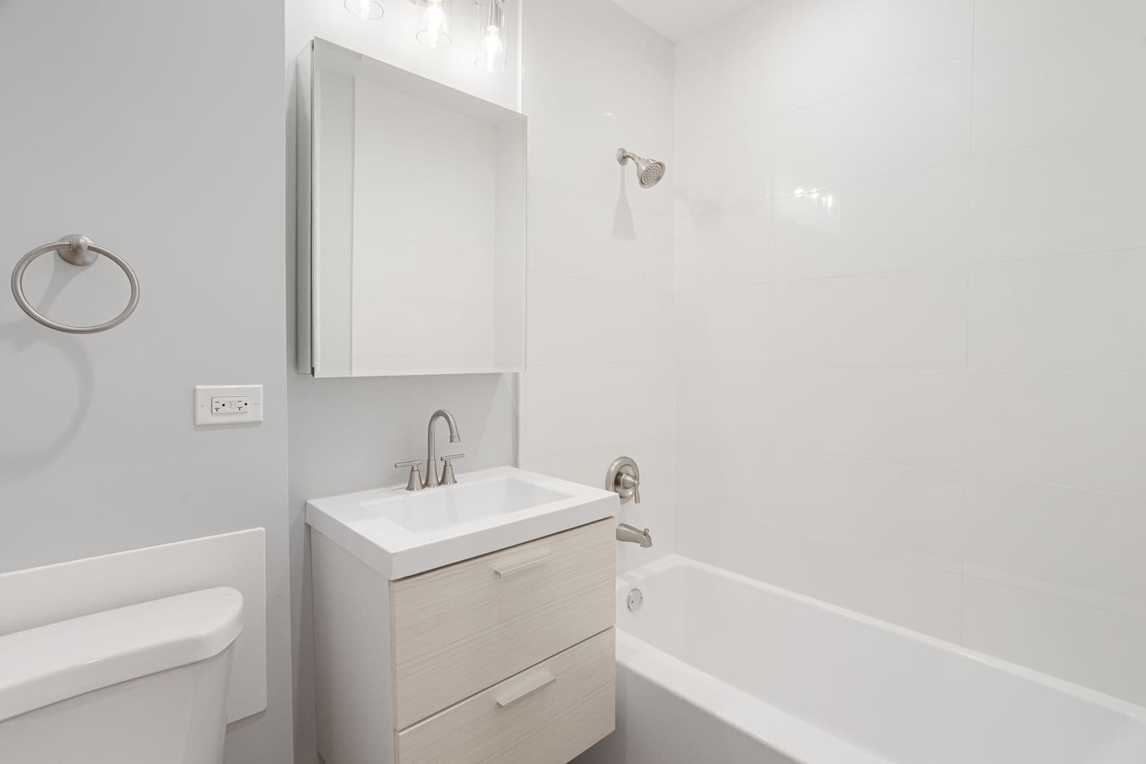 Chicago Apartment: 7381-89 N. Damen Ave