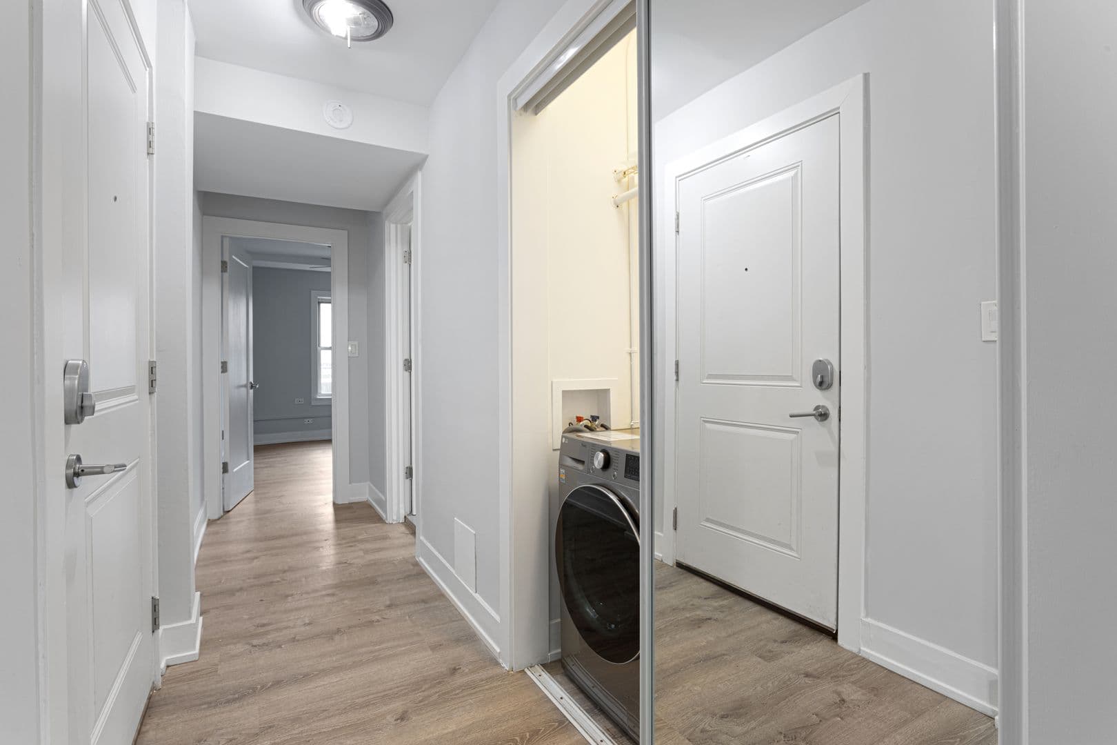 Chicago Apartment: 7070 N Sheridan Rd