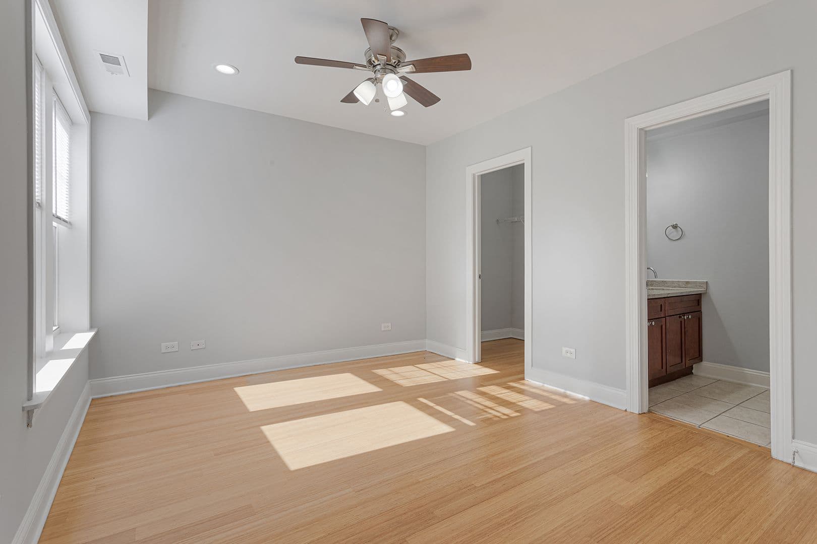 Chicago Apartment: 7722-7734 N Ashland Ave