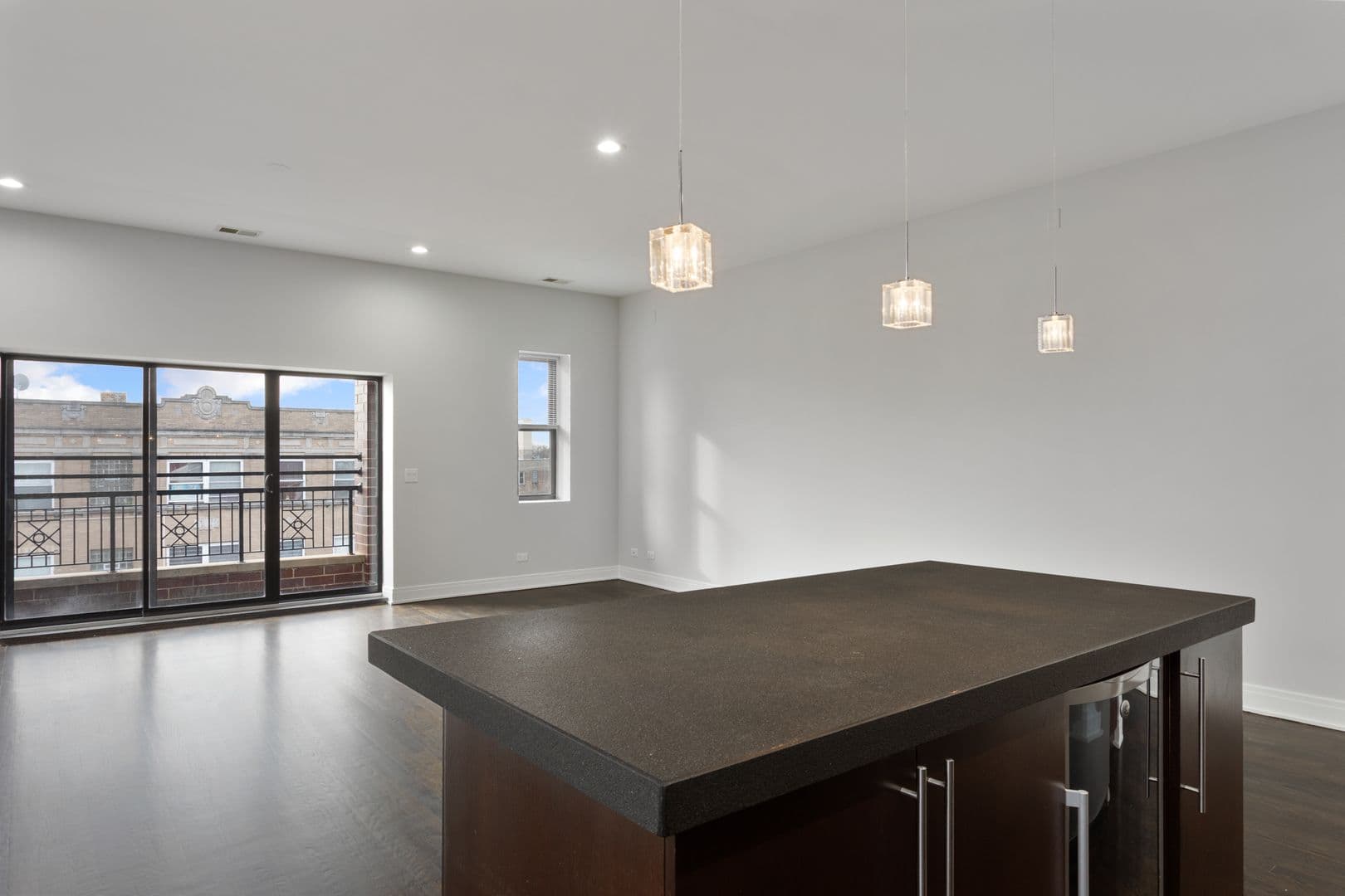 Chicago Apartment: 1412 W Morse