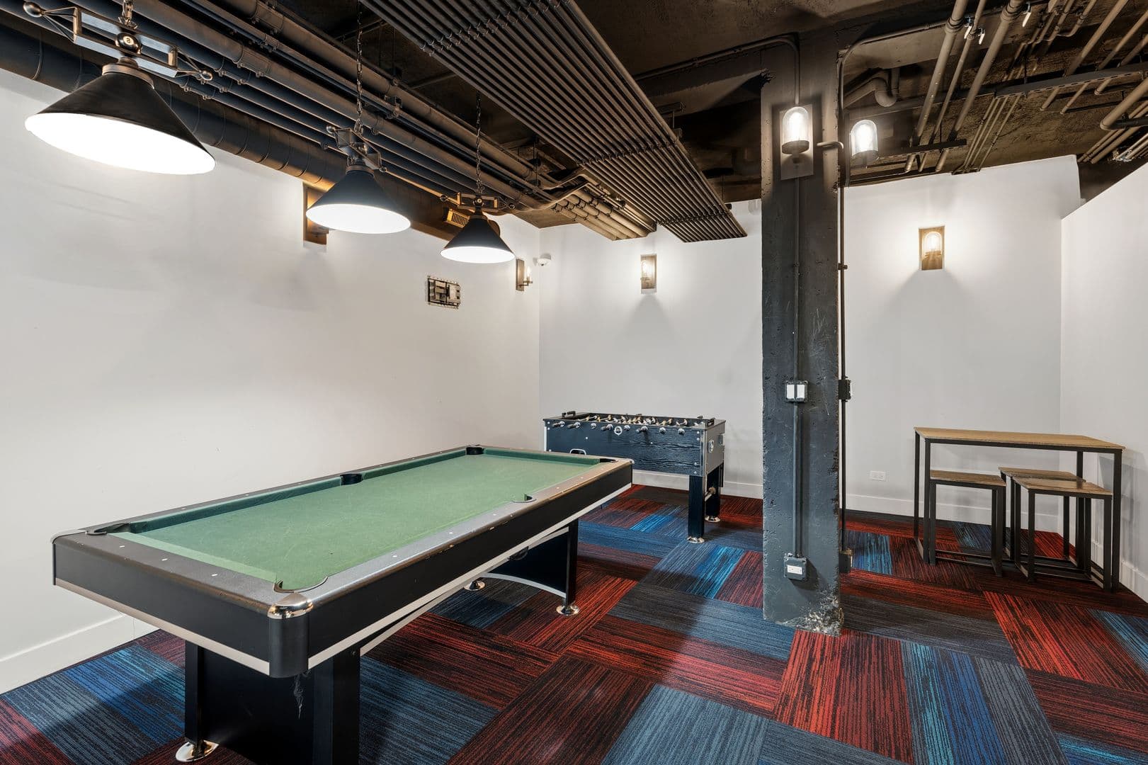 Chicago Apartment: 7645 N Sheridan Rd