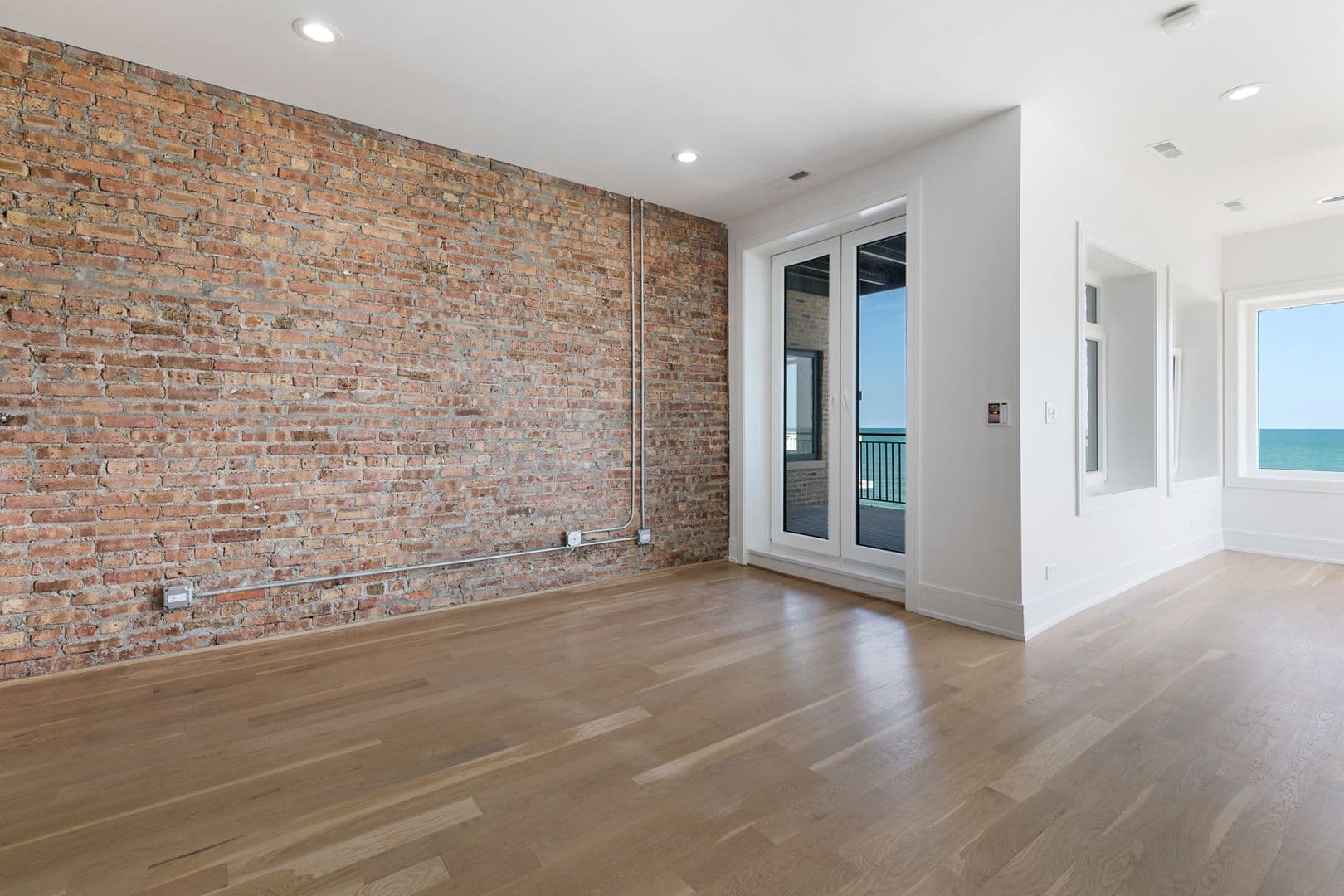 Chicago Apartment: 7729-31 N Eastlake Terrace