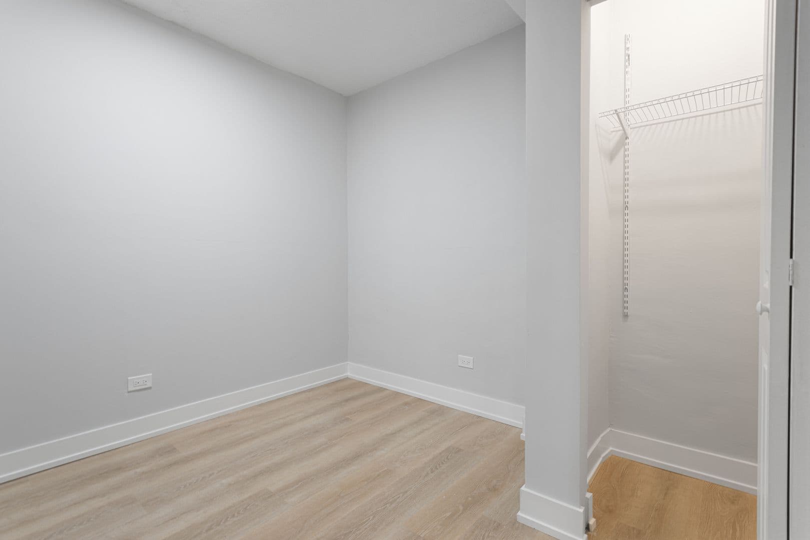 Chicago Apartment: 6026 N Winthrop