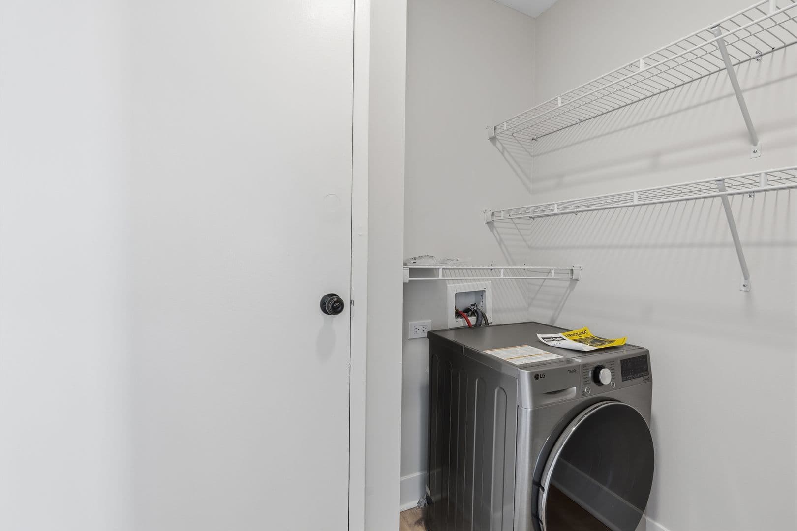 Chicago Apartment: 6166 N Sheridan Rd