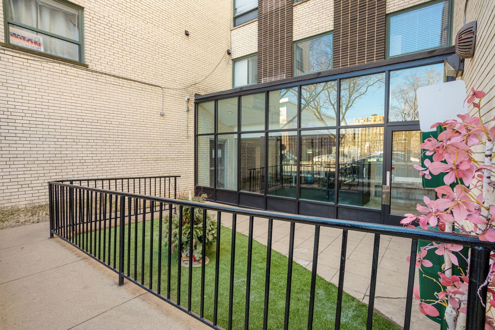 Chicago Apartment: 7616 N Marshfield Ave