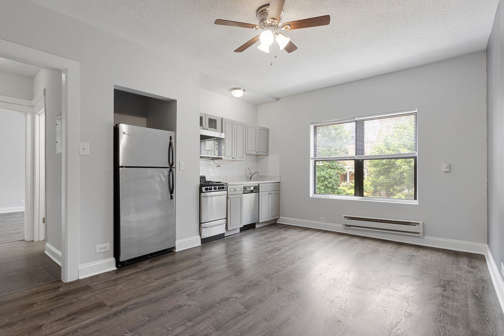 Chicago Apartment: 4555 N Malden St