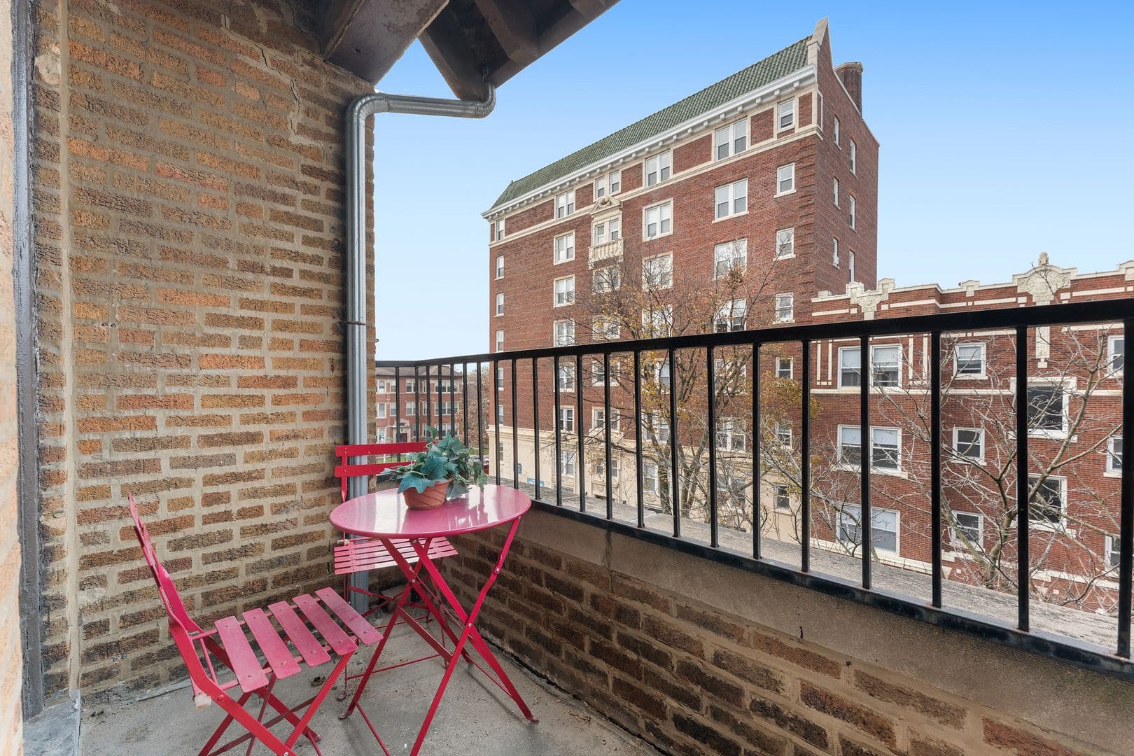 Chicago Apartment: 1456-1460 W Fargo Ave