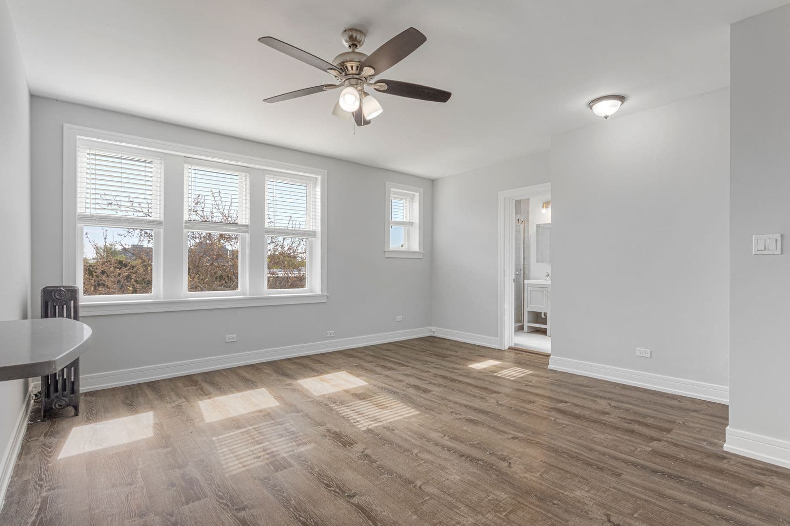 Chicago Apartment: 1521 W Sherwin Ave