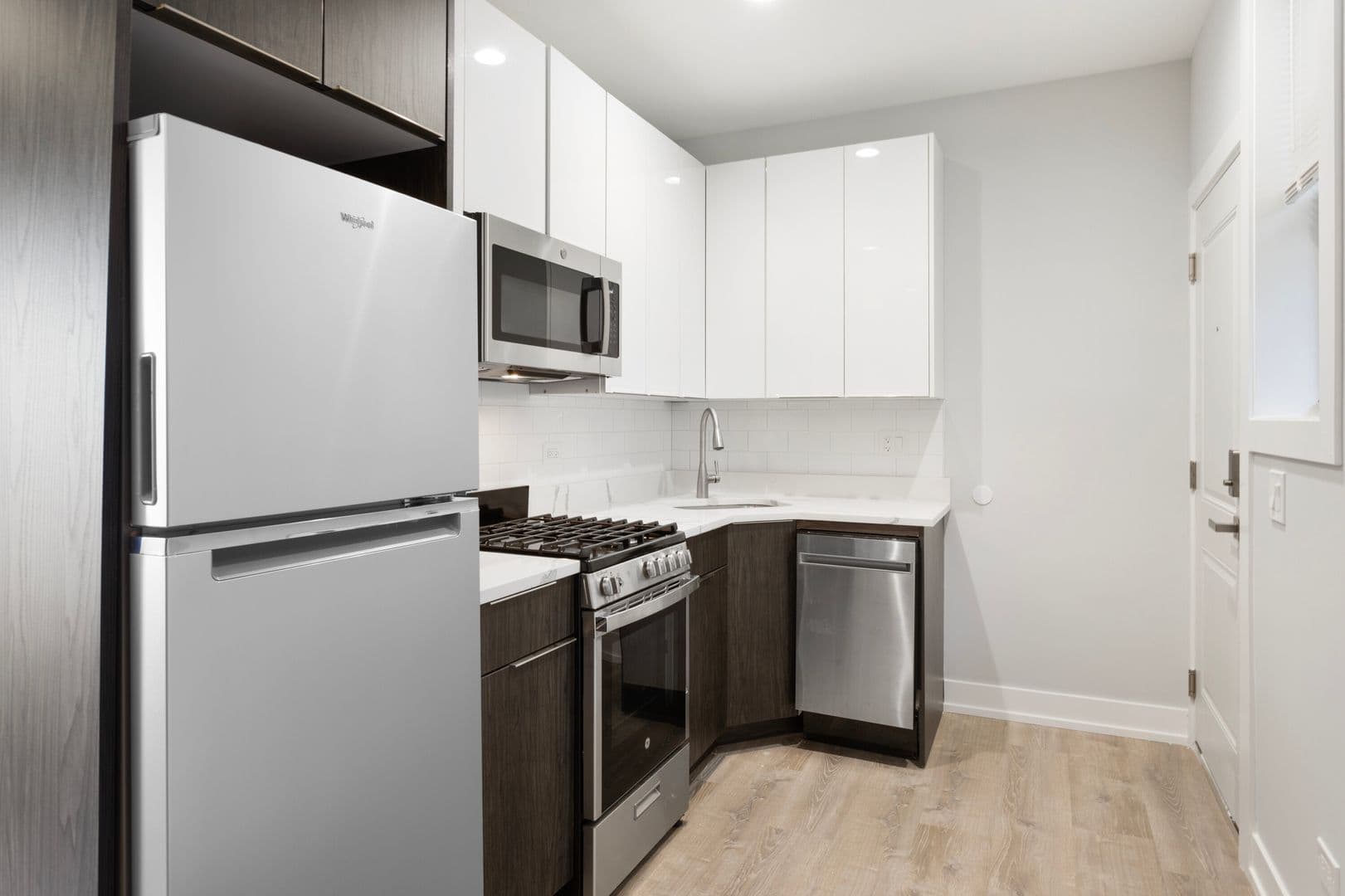 Chicago Apartment: 1649-1655 W. Jonquil