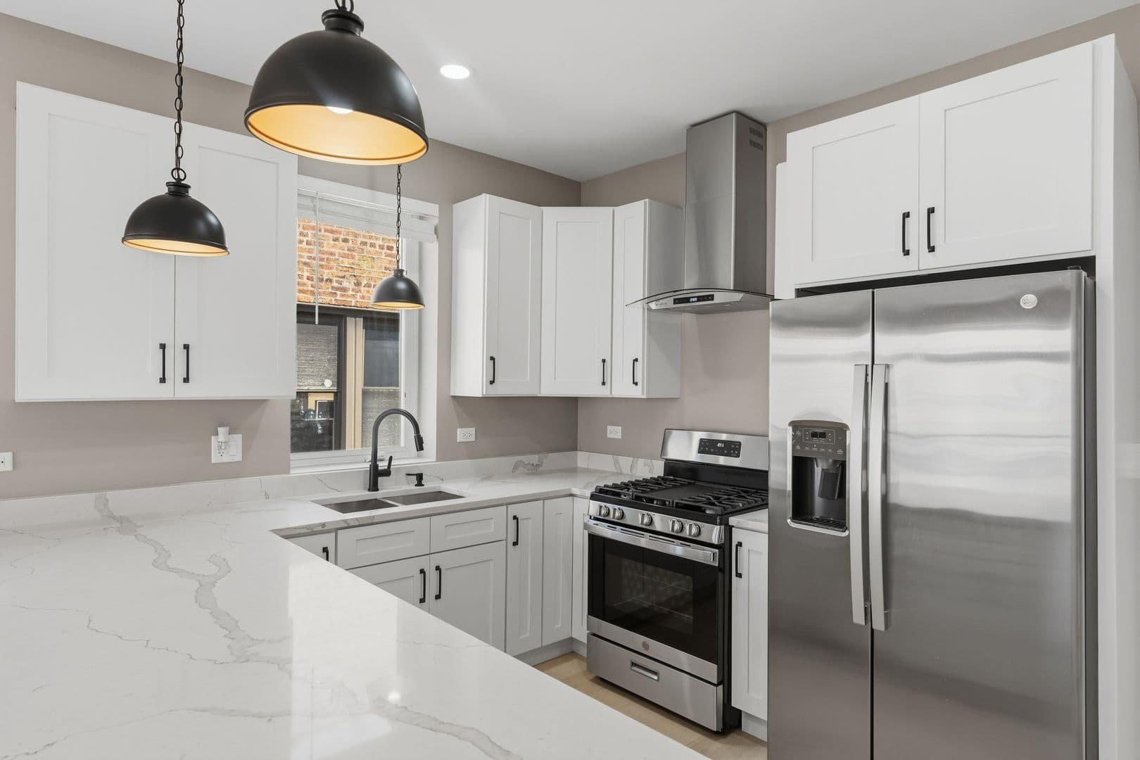 Chicago Apartment: 7428 N. Rogers Ave.