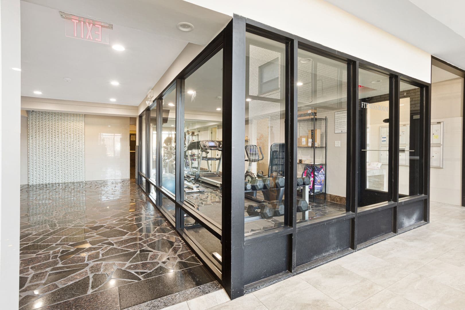 Chicago Apartment: 7616 N Marshfield Ave