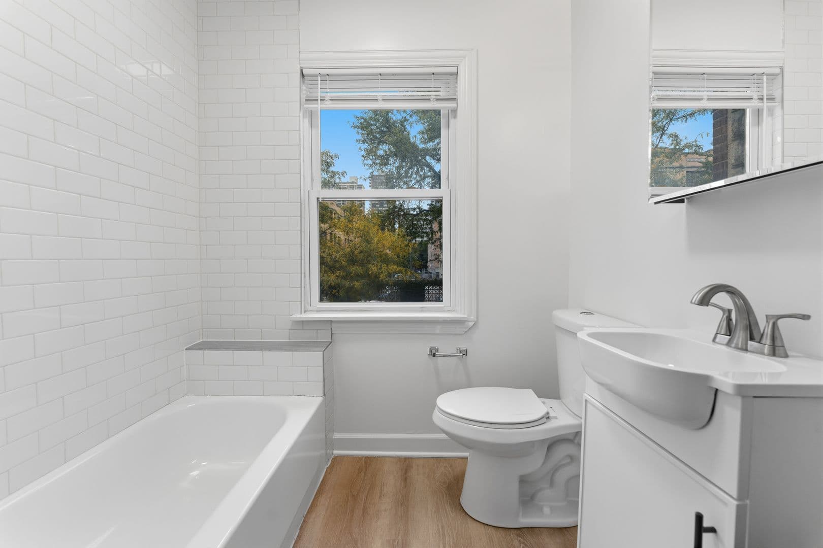 Chicago Apartment: 5710 N Winthrop