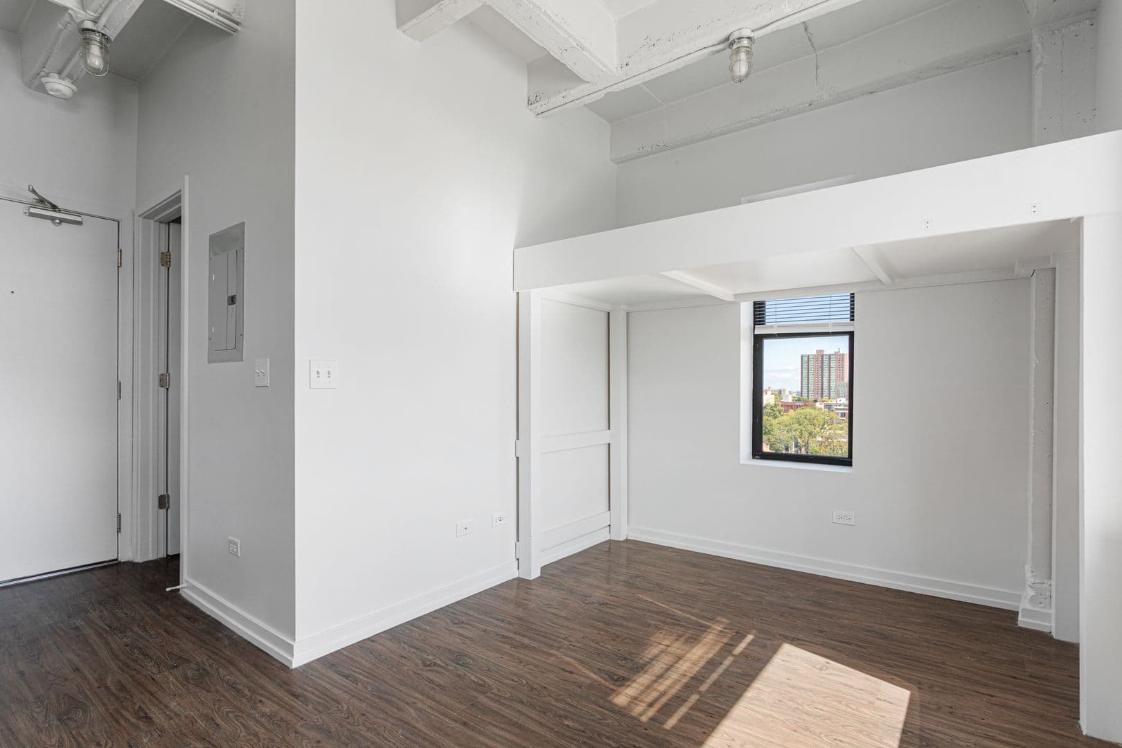 Chicago Apartment: 1325 W Wilson Avenue