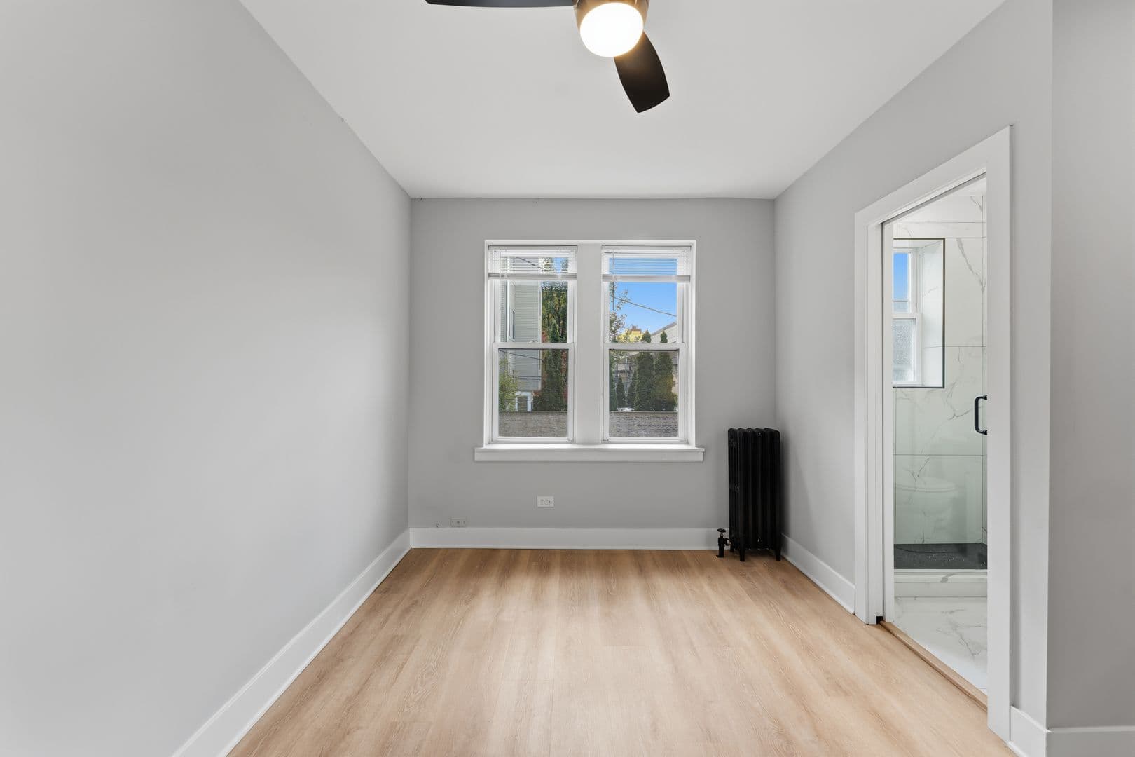 Chicago Apartment: 5710 N Winthrop