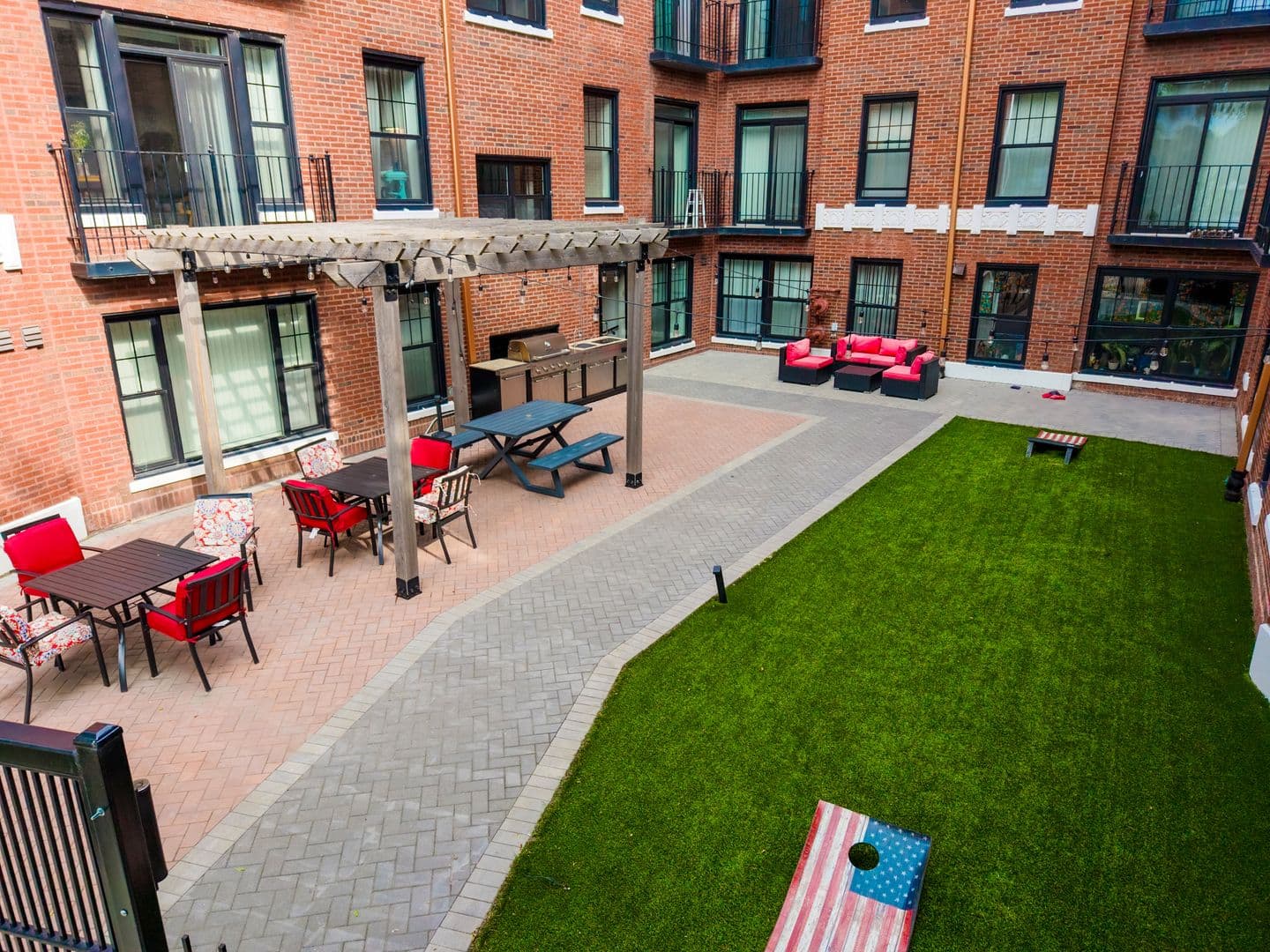 Chicago Apartment: 7645 N Sheridan Rd