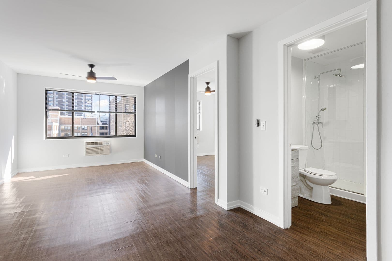 Chicago Apartment: 6134 N Kenmore