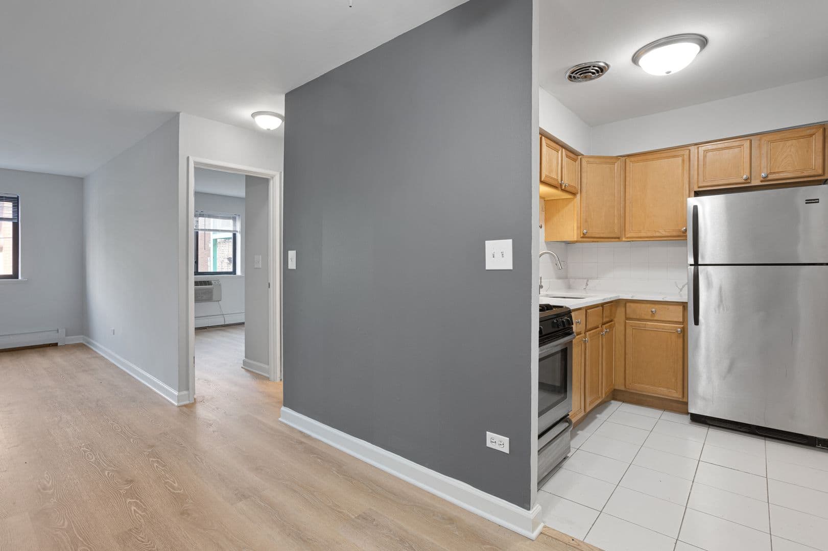 Chicago Apartment: 6758 N. Sheridan Rd.