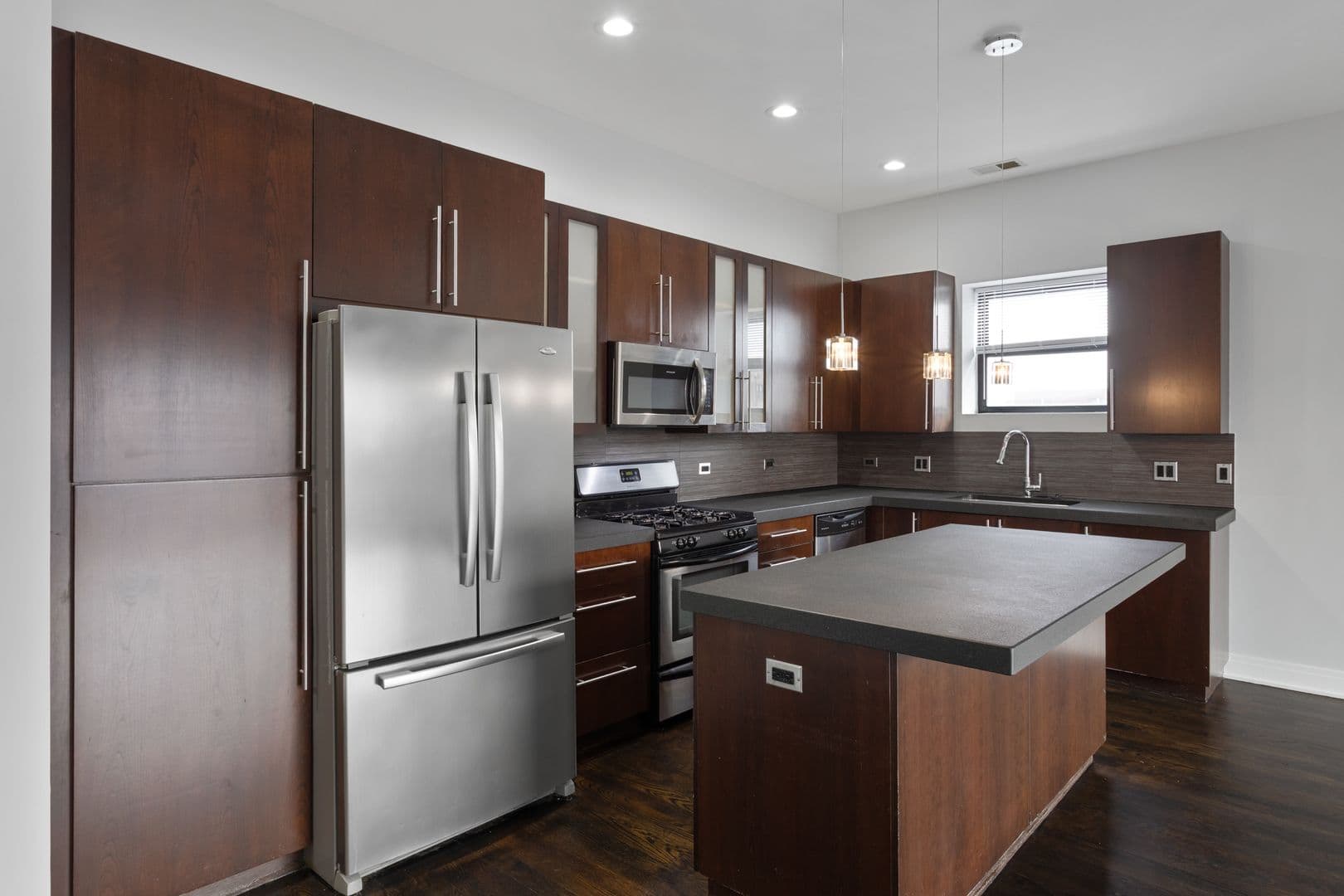 Chicago Apartment: 1412 W Morse