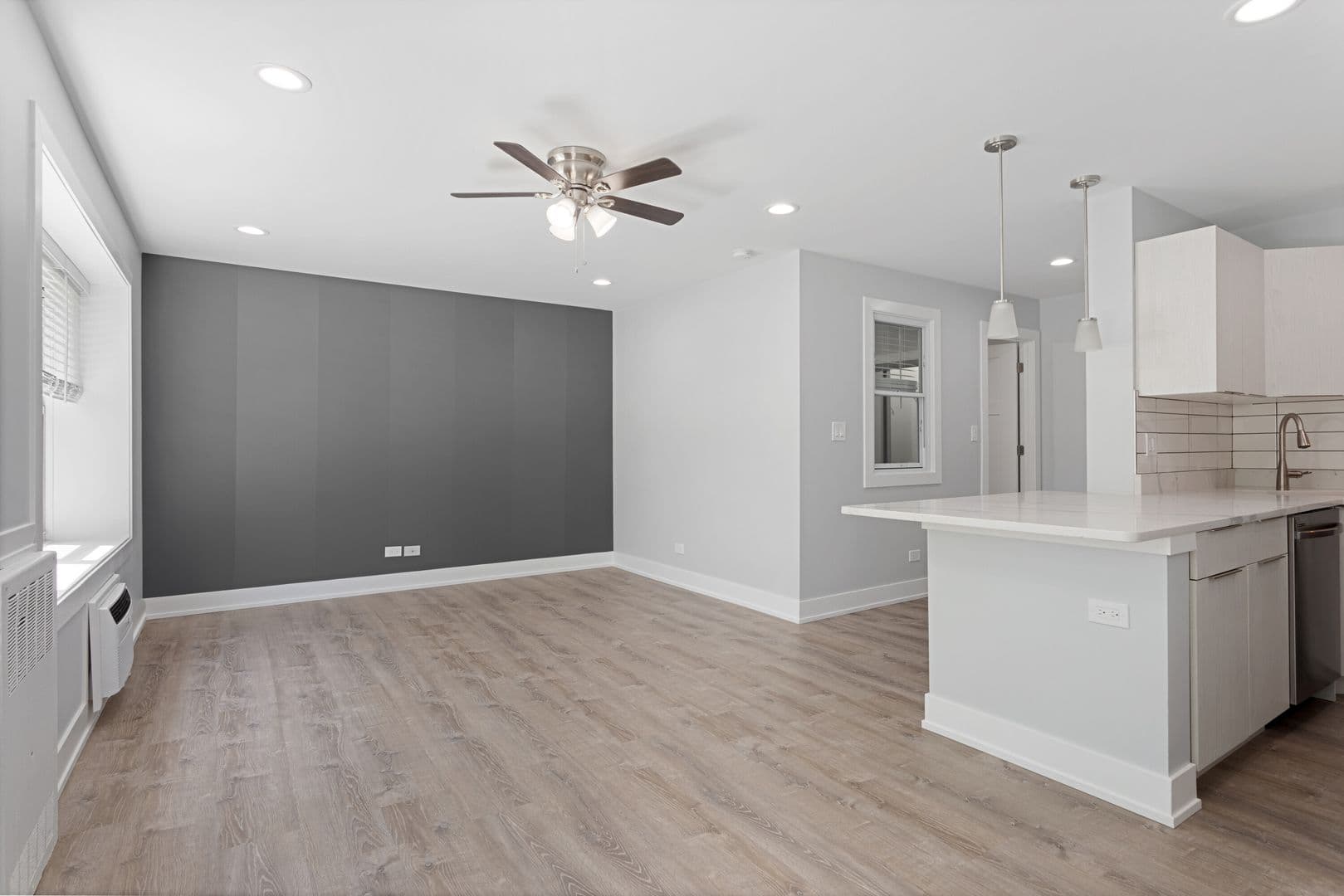Chicago Apartment: 7070 N Sheridan Rd