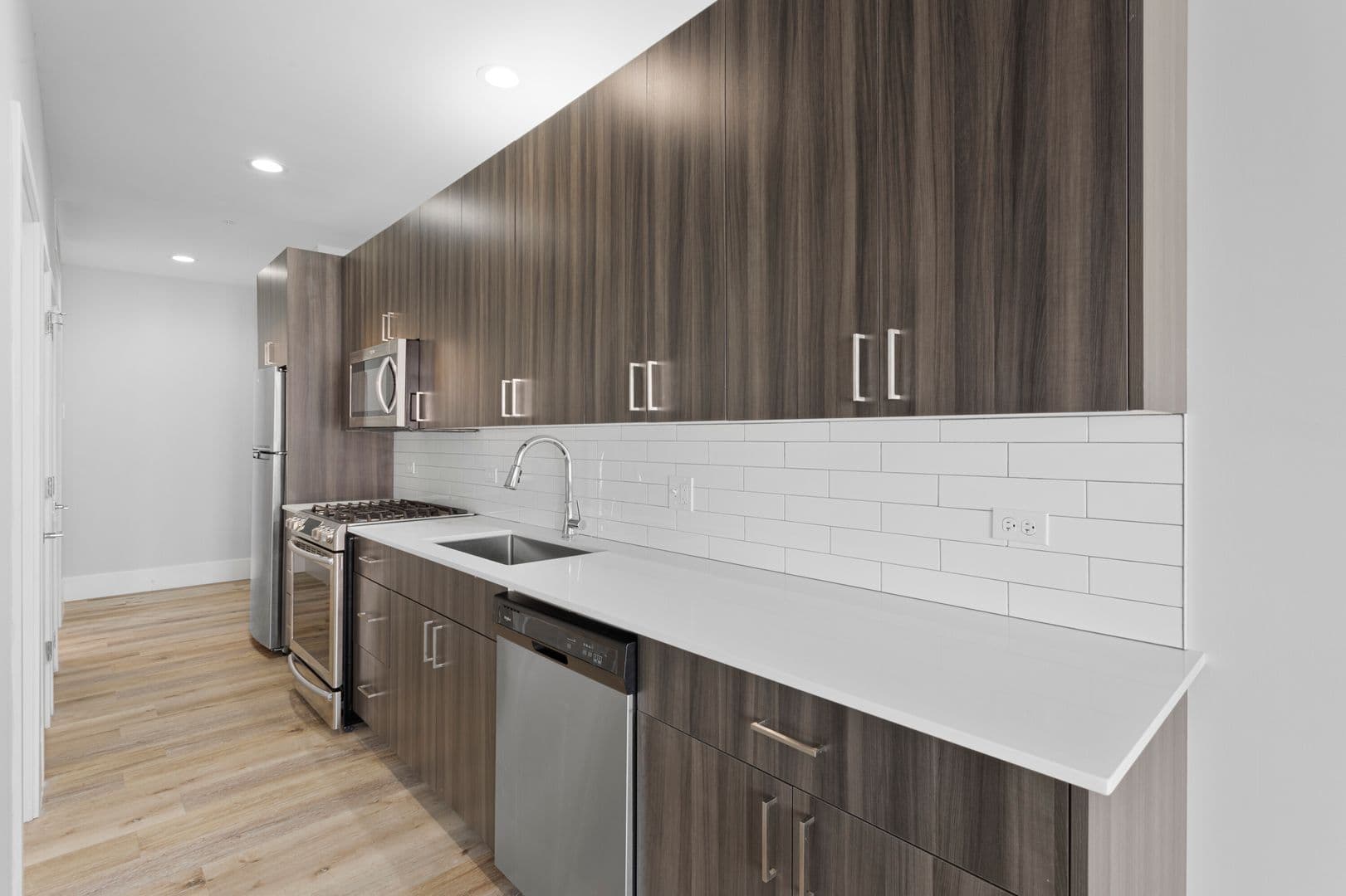 Chicago Apartment: 1531 W Howard Street