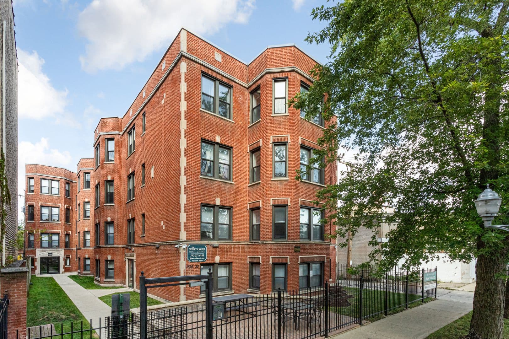 Chicago Apartment: 7526-7530 N Seeley Avenue
