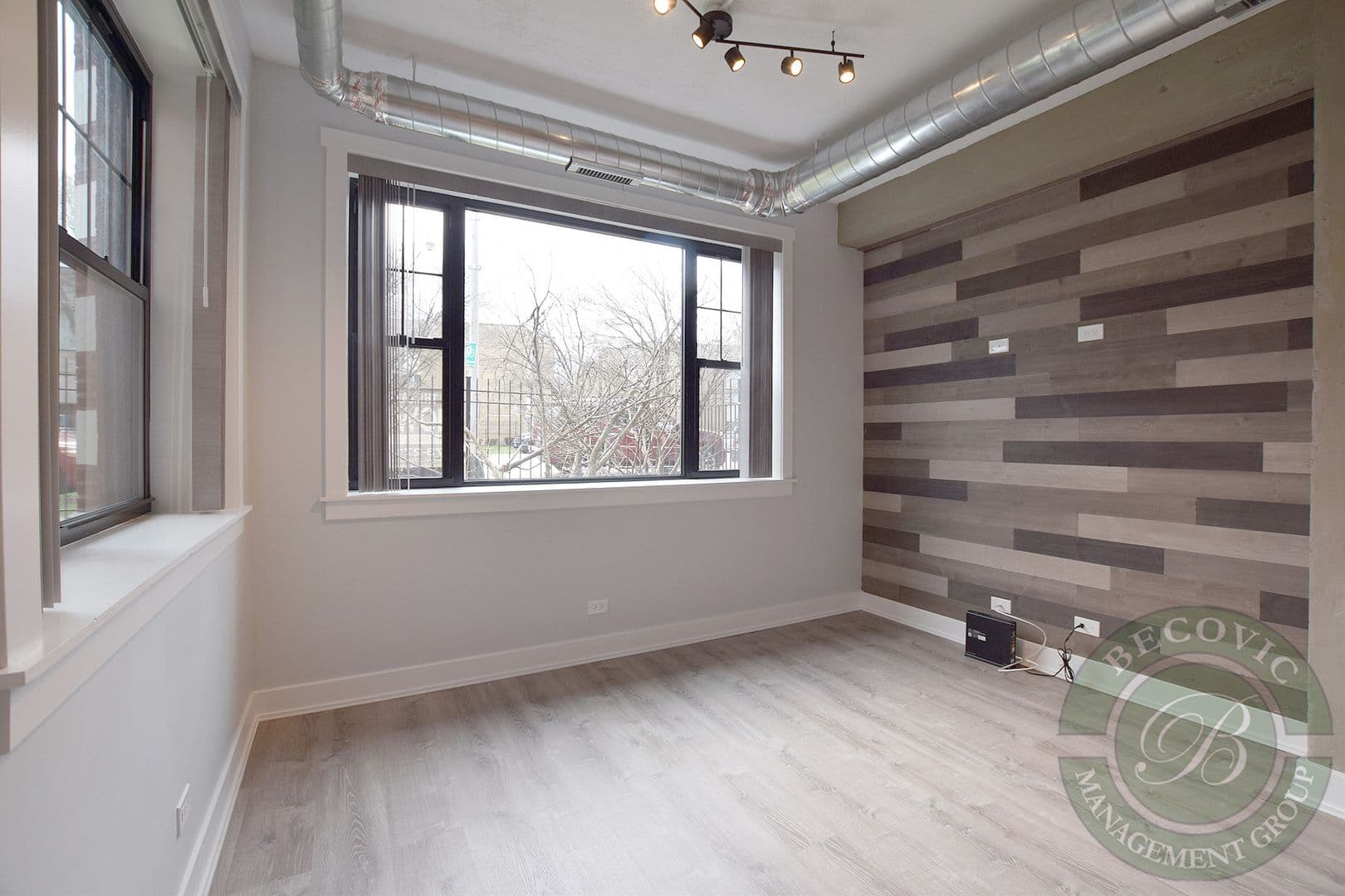 Chicago Apartment: 7645 N Sheridan Rd